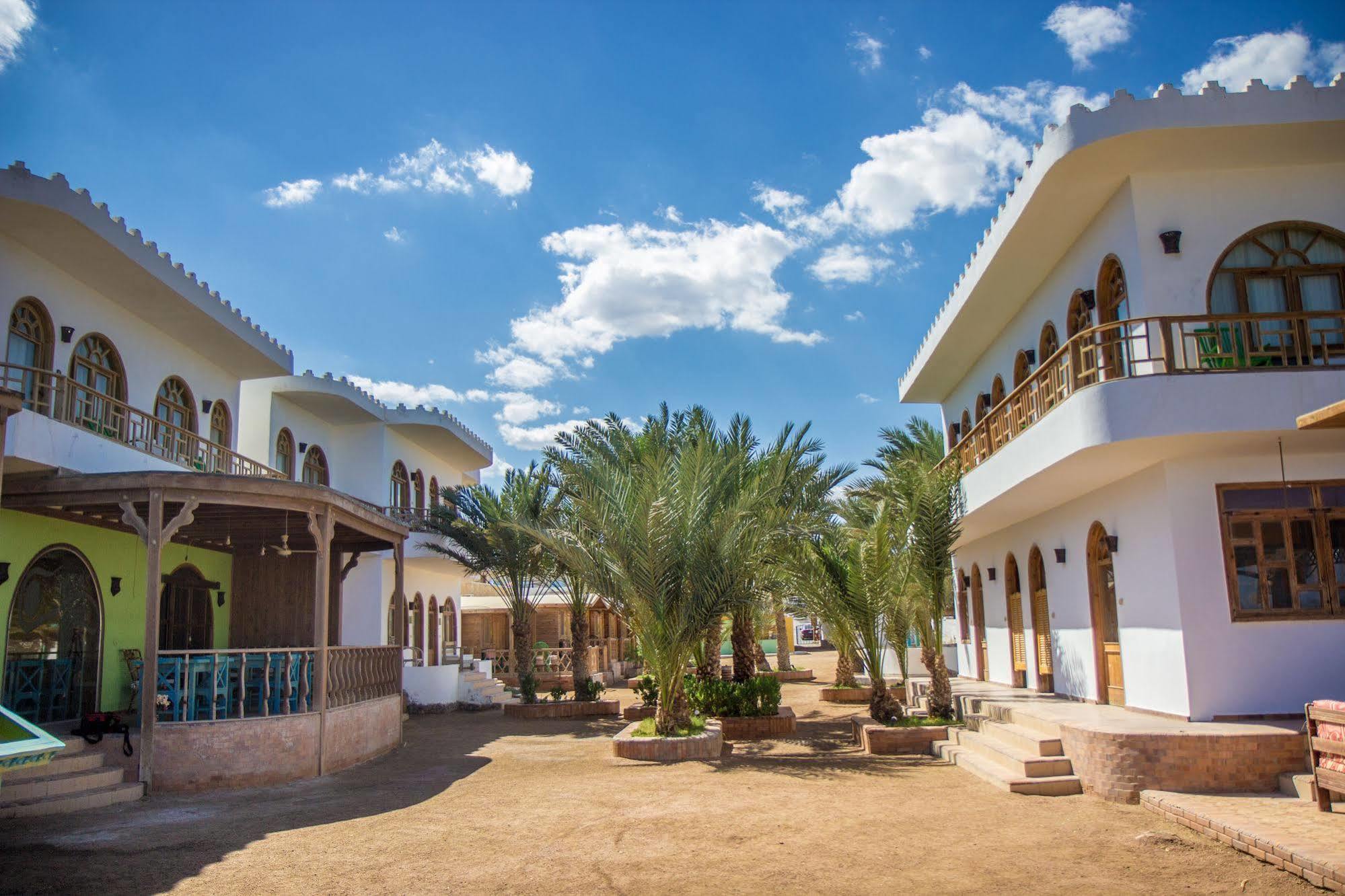 Shams Hotel & Dive Centre ダハブ エクステリア 写真
